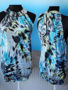 HEART & SOUL (LG) Elastic collar and waist sleeveless blouse.
